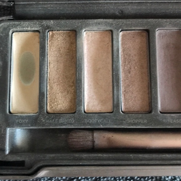 Urban Decay Naked 2 - Picture 3 of 5